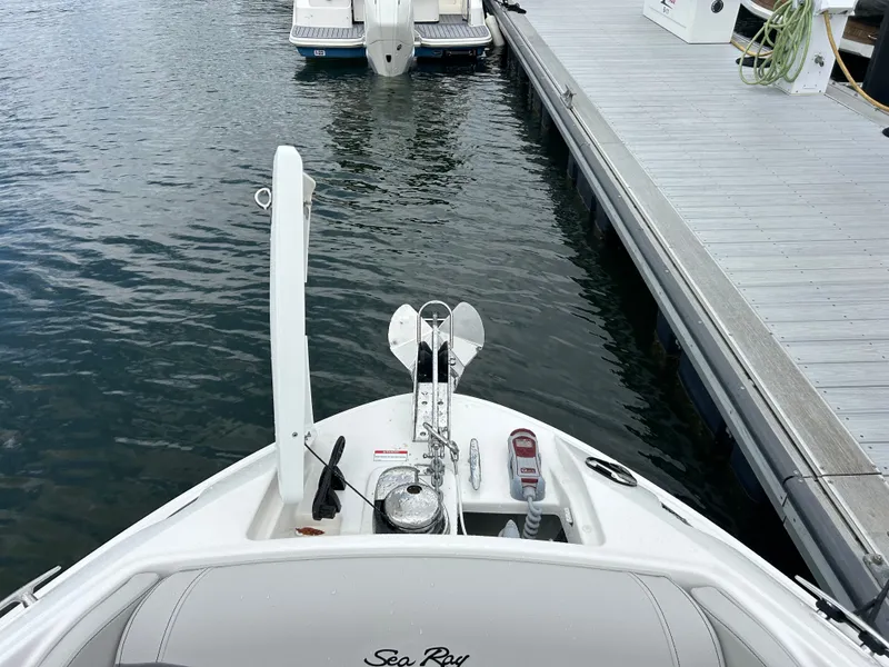 Slide: The Image of Sea Ray SLX 260 Outboard 2026 - 27