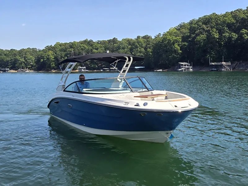 Slide: The Image of Sea Ray SDX 250 2026 - 25