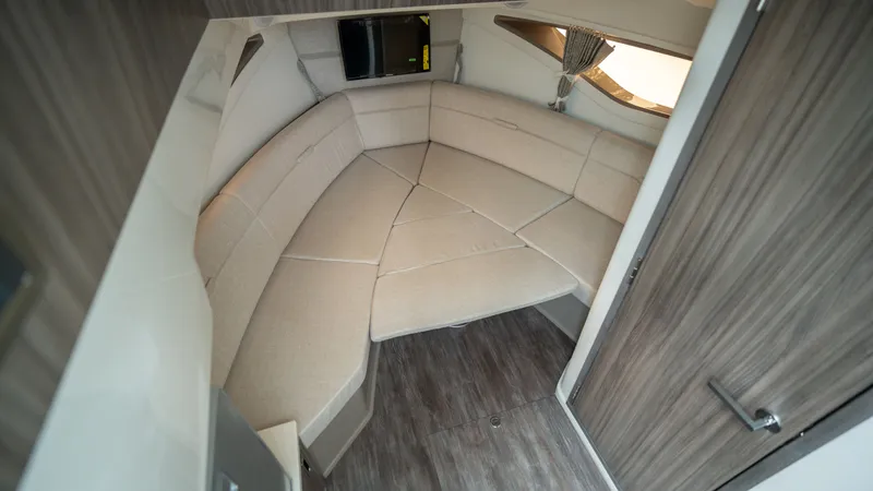 Slide: The Image of Sea Ray Sundancer 320 Outboard 2026 - 14