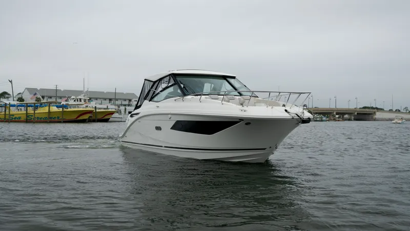 Slide: The Image of Sea Ray Sundancer 320 Outboard 2026 - 5