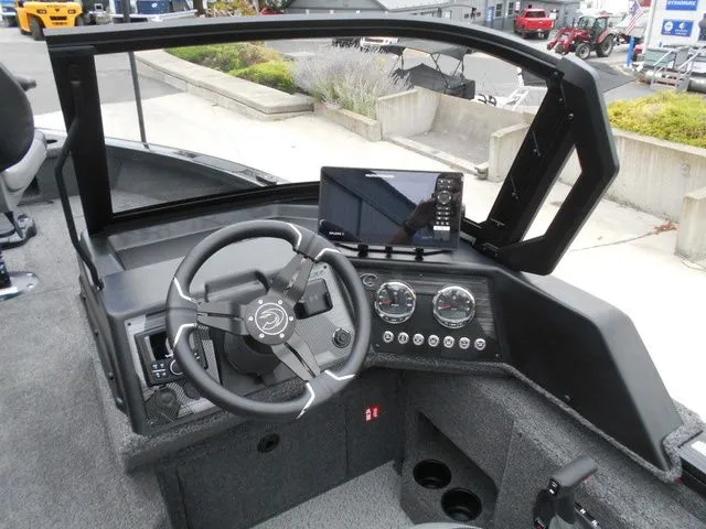 Slide: The Image of Crestliner 1850 Fish Hawk WT 2026 - 11