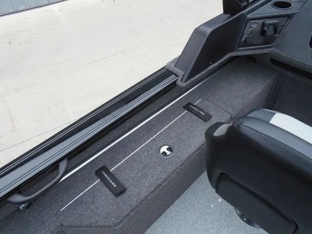 Slide: The Image of Crestliner 1850 Fish Hawk WT 2026 - 15