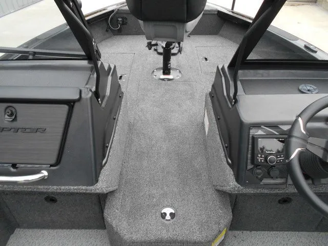 Slide: The Image of Crestliner 1850 Fish Hawk WT 2026 - 16