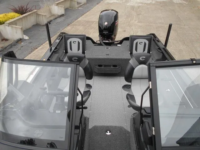 Slide: The Image of Crestliner 1850 Fish Hawk WT 2026 - 19