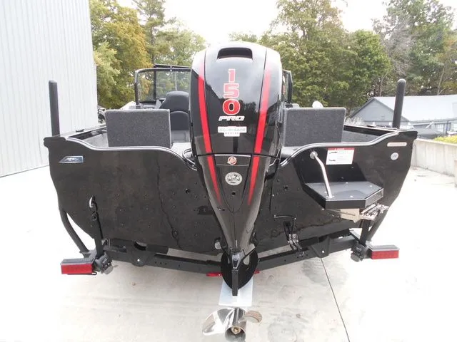 Slide: The Image of Crestliner 1850 Fish Hawk WT 2026 - 6