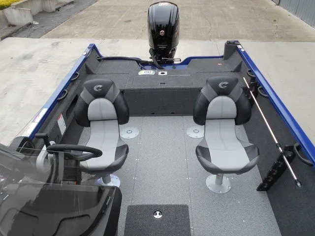 Slide: The Image of Crestliner 1750 Hawk 2026 - 11