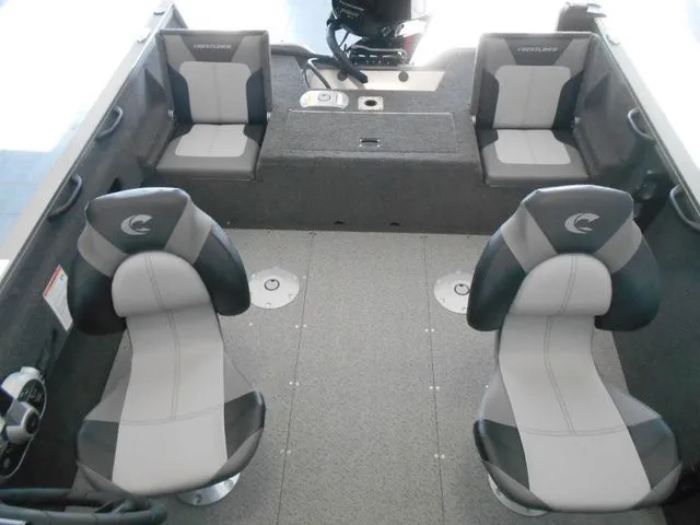 Slide: The Image of Crestliner 1750 Hawk 2026 - 15