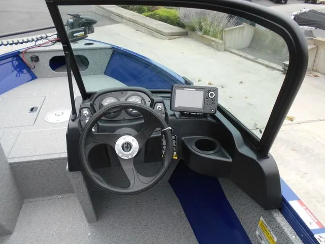 Slide: The Image of Crestliner 1650 Kodiak 2026 - 7