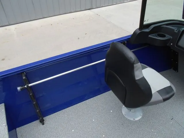 Slide: The Image of Crestliner 1650 Kodiak WT 2026 - 9