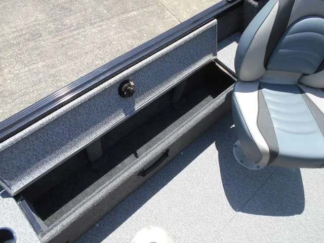 Slide: The Image of Alumacraft Classic 165 Sport 2022 - 10