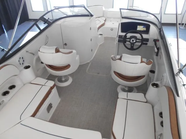 Slide: The Image of Stingray 211 DC 2026 - 20