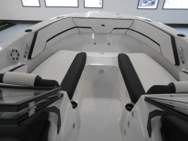 Slide: The Image of Stingray 20SBX 2026 - 8