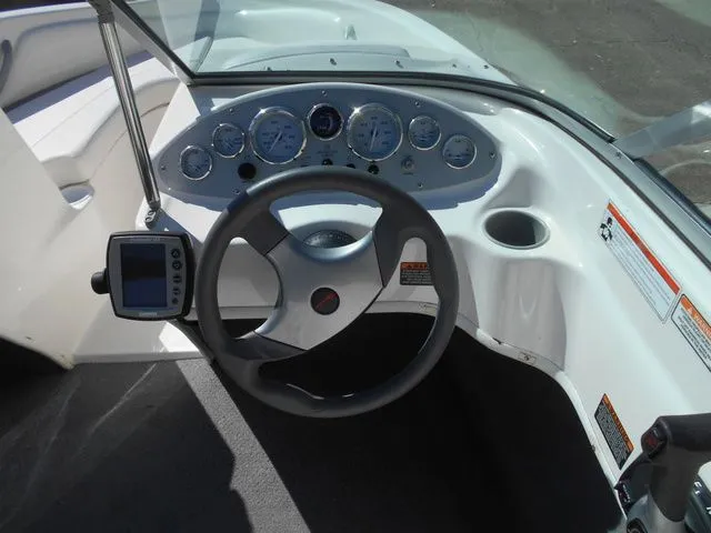 Slide: The Image of Bayliner 175 Bowrider 2009 - 9