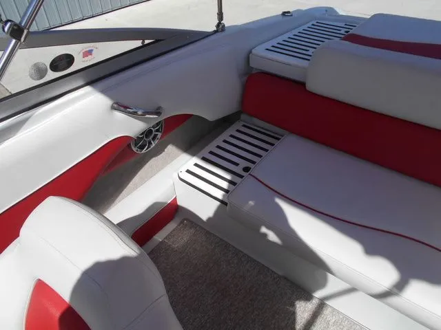 Slide: The Image of Crownline Boats 195 SS 2017 - 15