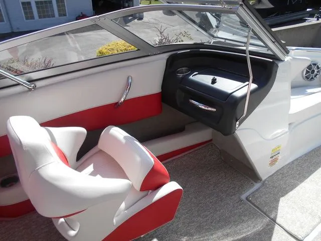 Slide: The Image of Crownline Boats 195 SS 2017 - 8