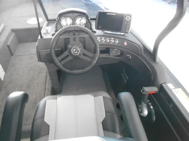 Slide: The Image of Crestliner 1850 Super Hawk 2026 - 12