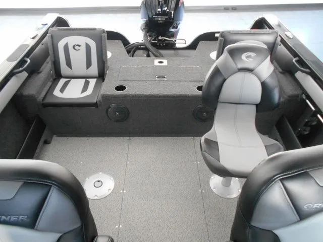 Slide: The Image of Crestliner 1850 Super Hawk 2026 - 20