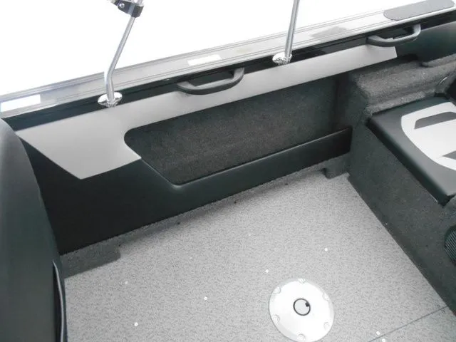 Slide: The Image of Crestliner 1850 Super Hawk 2026 - 22