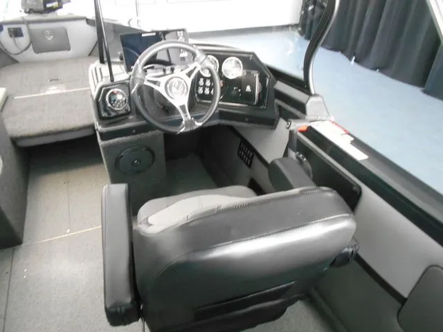 Slide: The Image of Crestliner 1950 Sportfish 2026 - 11