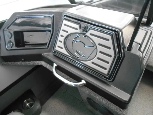 Slide: The Image of Crestliner 1950 Sportfish 2026 - 14