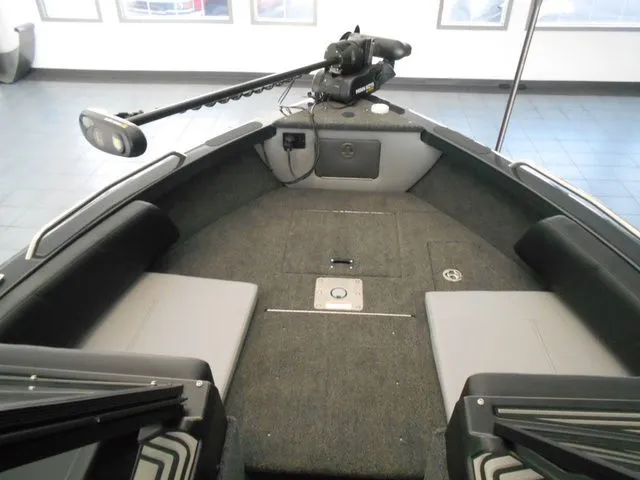 Slide: The Image of Crestliner 1950 Sportfish 2026 - 16