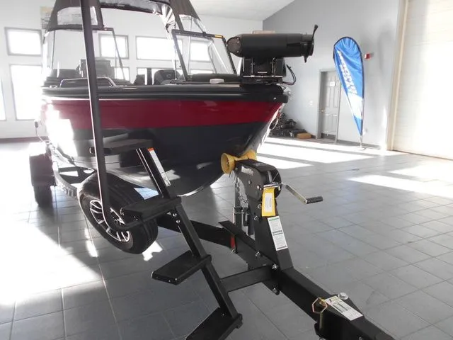 Slide: The Image of Crestliner 1950 Sportfish 2026 - 6