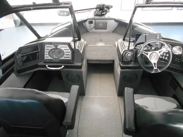 Slide: The Image of Crestliner 1950 Sportfish 2026 - 9