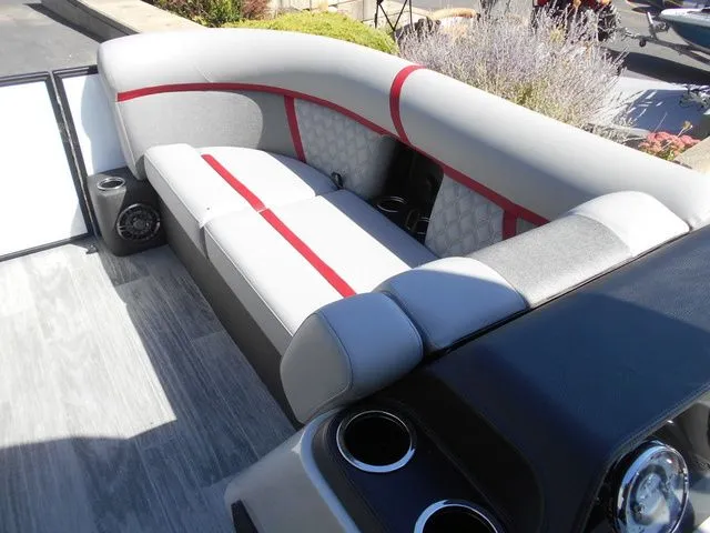 Slide: The Image of Crest Conquest 230 SLC 2026 - 16