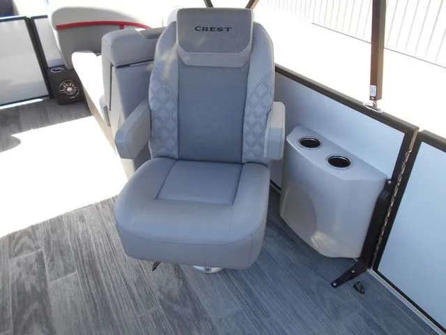 Slide: The Image of Crest Conquest 230 SLC 2026 - 18