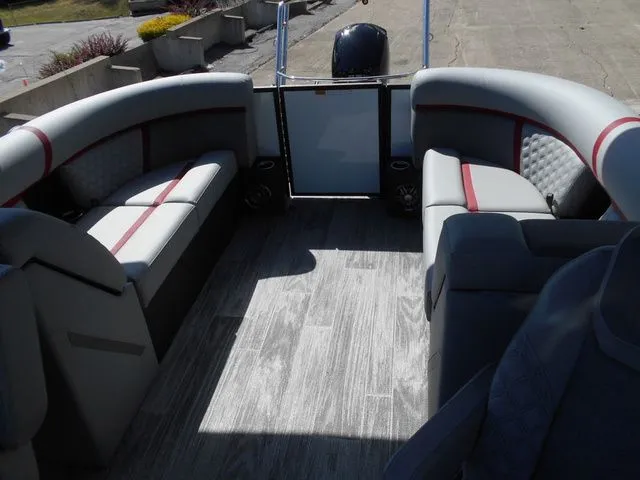 Slide: The Image of Crest Conquest 230 SLC 2026 - 19