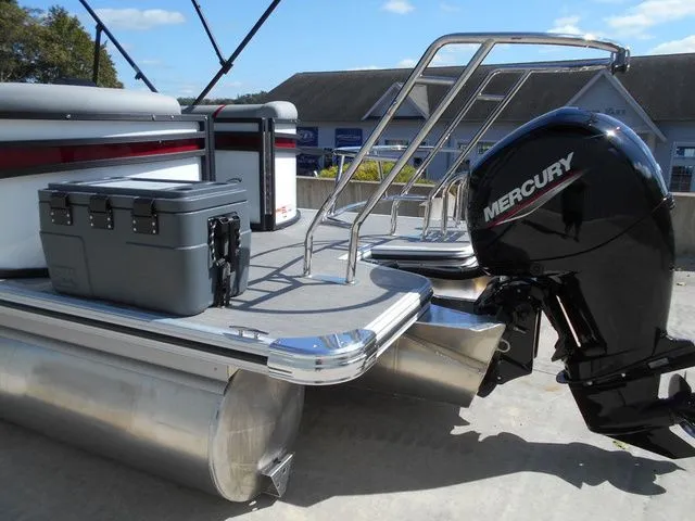 Slide: The Image of Crest Conquest 230 SLC 2026 - 7