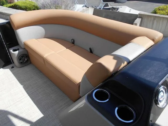 Slide: The Image of Crest Conquest SE 200 Cruise 2026 - 12