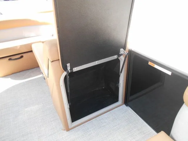 Slide: The Image of Crest Conquest SE 200 Cruise 2026 - 13