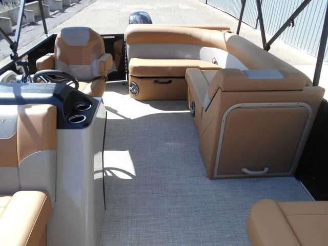 Slide: The Image of Crest Conquest SE 200 Cruise 2026 - 14