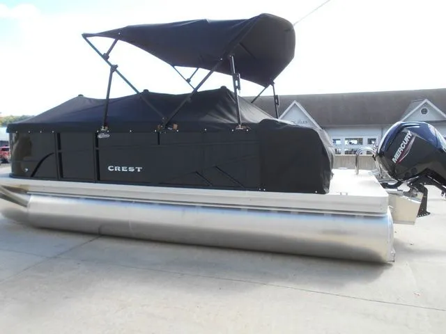 Slide: The Image of Crest Conquest SE 200 Cruise 2026 - 4