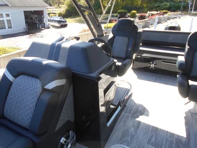 Slide: The Image of Crest Caribbean 230 SLS 2026 - 11