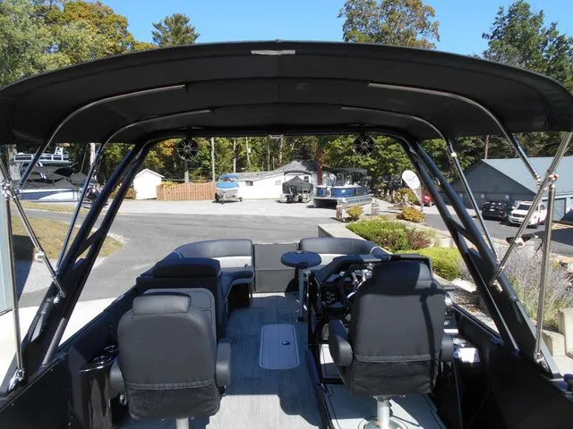 Slide: The Image of Crest Caribbean 230 SLS 2026 - 22