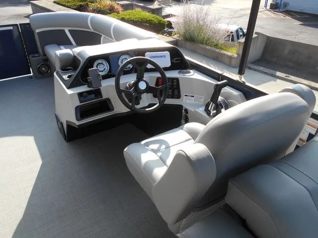 Slide: The Image of Crest Classic LX 220 SLRC 2025 - 14