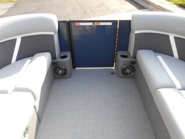 Slide: The Image of Crest Classic LX 220 SLRC 2025 - 22