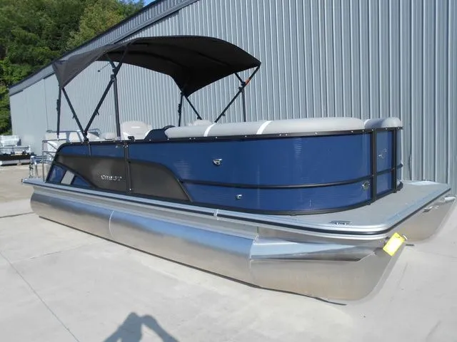 Slide: The Image of Crest Classic LX 220 SLRC 2025 - 4