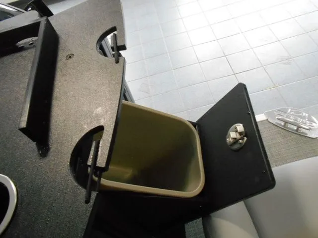 Slide: The Image of Crest Classic 220 SF Pontoon 2025 - 14