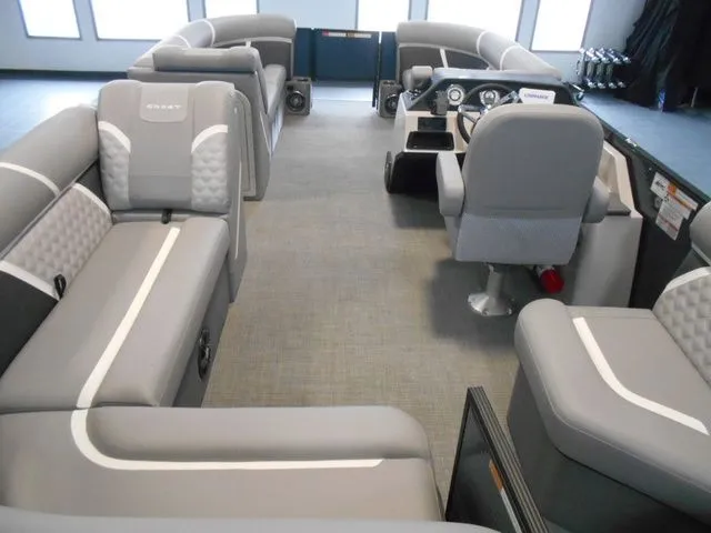 Slide: The Image of Crest Classic 220 SF Pontoon 2025 - 15