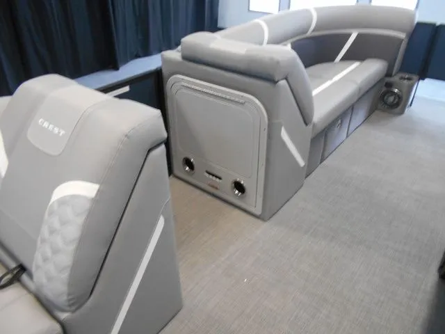 Slide: The Image of Crest Classic 220 SF Pontoon 2025 - 19