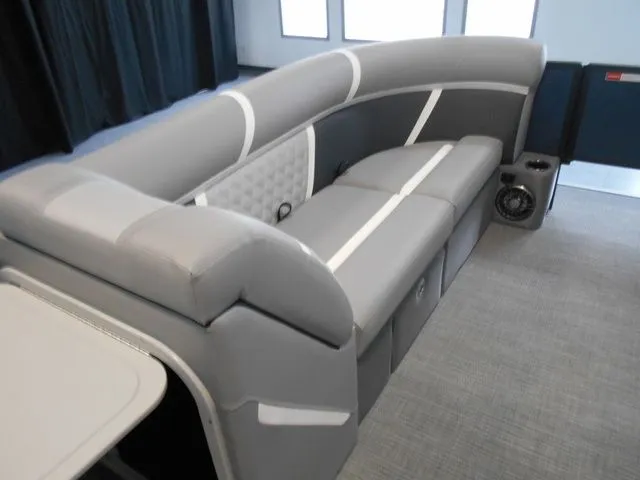 Slide: The Image of Crest Classic 220 SF Pontoon 2025 - 21