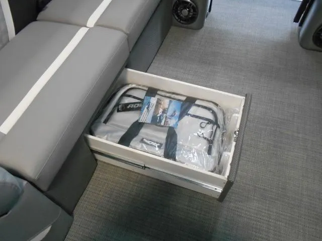 Slide: The Image of Crest Classic 220 SF Pontoon 2025 - 24