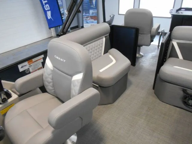 Slide: The Image of Crest Classic 220 SF Pontoon 2025 - 28