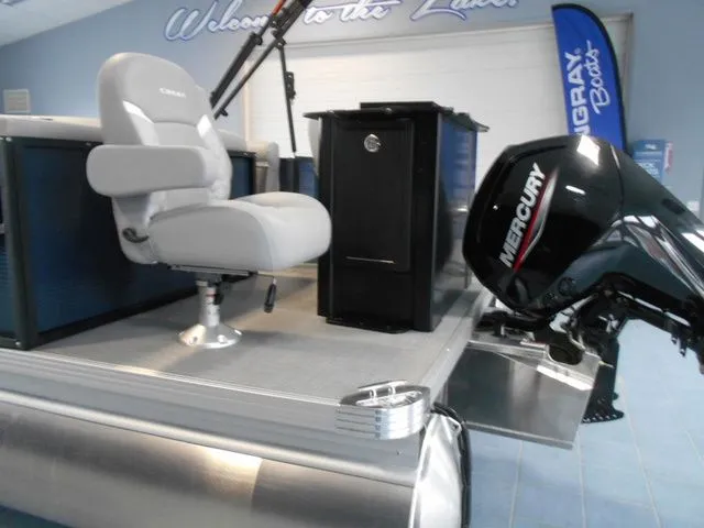 Slide: The Image of Crest Classic 220 SF Pontoon 2025 - 7