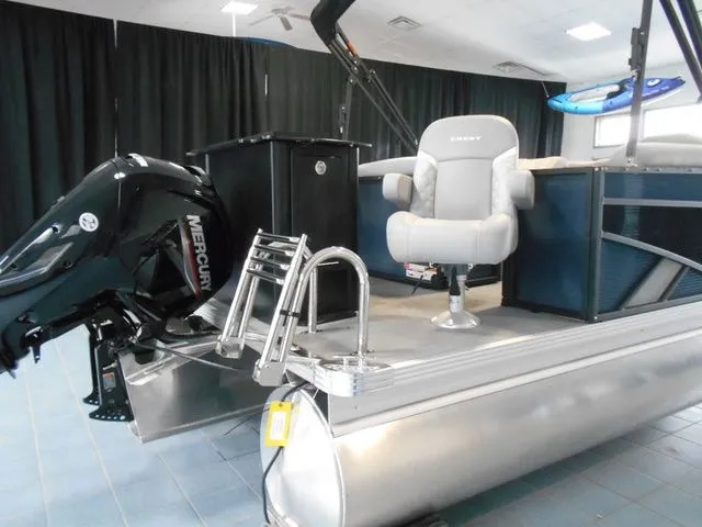 Slide: The Image of Crest Classic 220 SF Pontoon 2025 - 8