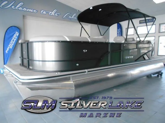 The Image of Crest Classic 220 SLC Tritoon 2025 - 1