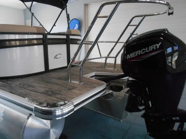 Slide: The Image of Crest Classic 200 SLC Pontoon 2025 - 5